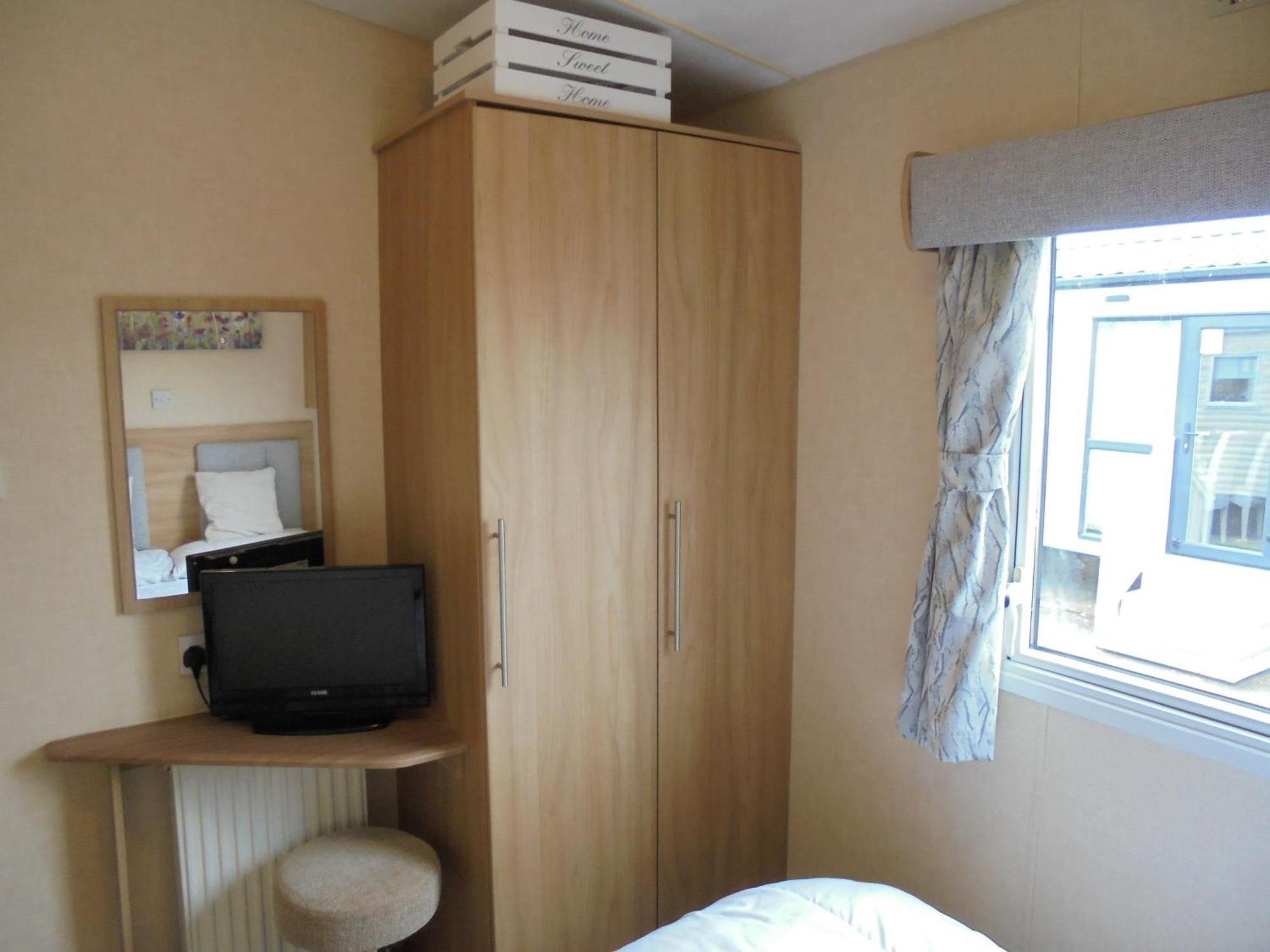 8 Berth On Southview Bowness Central Heated Скегнес Екстериор снимка